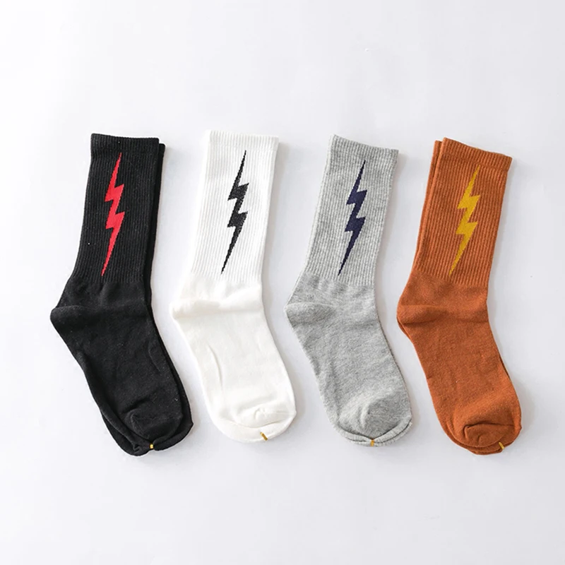 В европейском стиле в &quotхип хоп&quot для женщин хлопковые полосатые носки Lightning