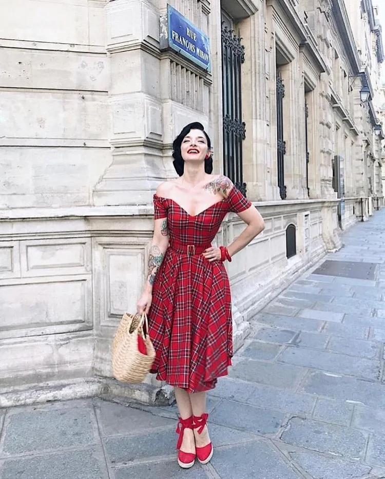 40-Лето для женщин в винтажном стиле 50-х годов стильный в шотландскую клетку с вырезом «лодочка свободное платье в красном цвете размера плюс рокабилли vestidos кинозвезды jurken