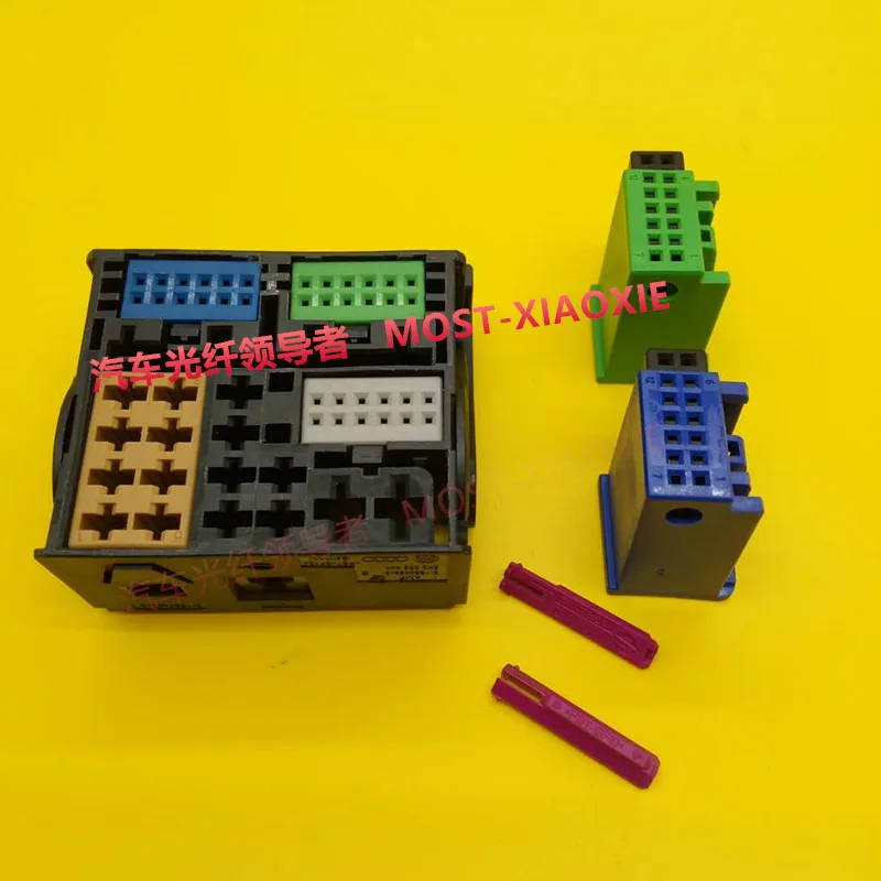 

Car Power Quadlock Connector Renewal 52 pin with 8x0 035 444 /3B7 035 447 for V.W AUDI Passat