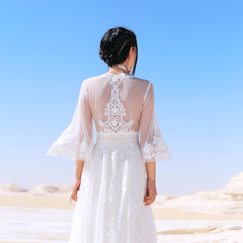 Весна Лето сексуальное Белое Кружевное цельнокроеное платье с v-образным вырезом и вышивкой платье средней длины