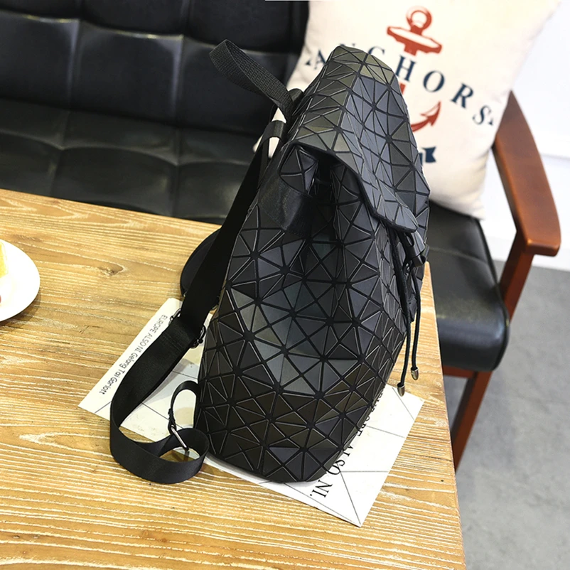 Nevenka Diamond Lattice Backpack Women Backpack Leather Creative Geometric Backpacks Drawstring Backpacks for Teenager Girl 20187