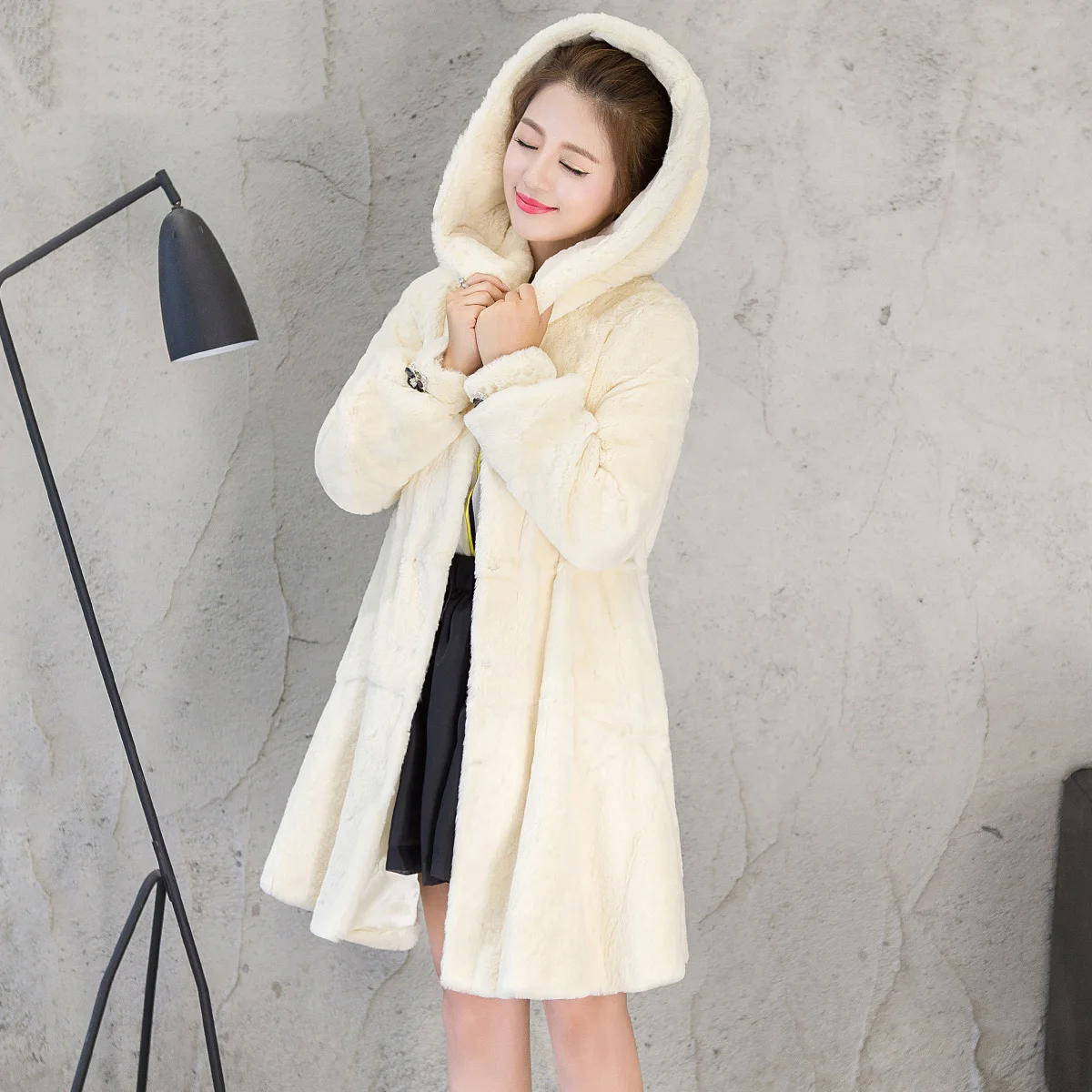 пальто искусственный мех. шуба grace fur с капюшоном. полупальто из искусственного меха. шуба из норки белая с капюшоном. шуба женская.