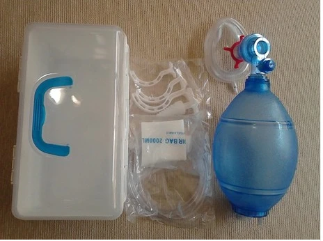 

simple respirator equipment resuscitator resurged ball first aid air-sac first aid