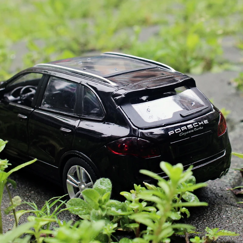 Buy MZ 132. Classic Porsche Cayenne alloy metal model car 3 colors collection