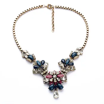 

Bulk Price Trendy Jewelry of the Hottest Sale Extravagant Charming Resin Glass Plant Shiny Gold Color Pendant Necklace