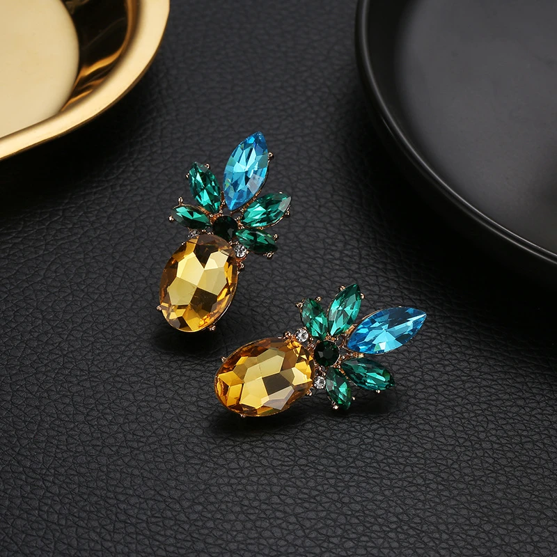 

Personalized Fruit Earrings with Rhinestones Zircon Crystal Pineapple Stud Earrings Stud Jewelry Aretes De Mujer Modernos