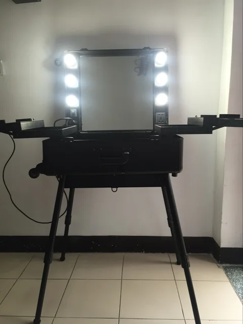 Studio Makeup Case With Light Pro Station Bulb In Studio Makeup Case With Light Pro Station Bulb