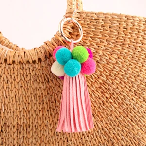 colorful Модные ювелирные изделия брелок Pom брелок для ключей с кисточкой брелок с помпоном День Святого Валентина подарок кулон подарок цена QH6007 - Цвет: colorful