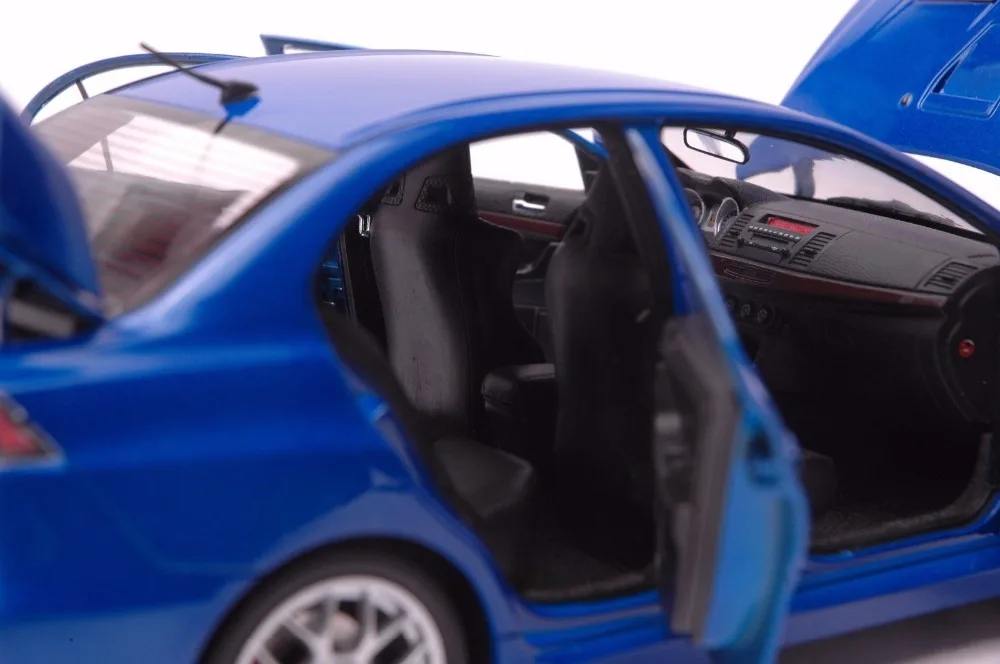 Mitsubishi Lancer Evo10-bbs car model in scale 118 (7)