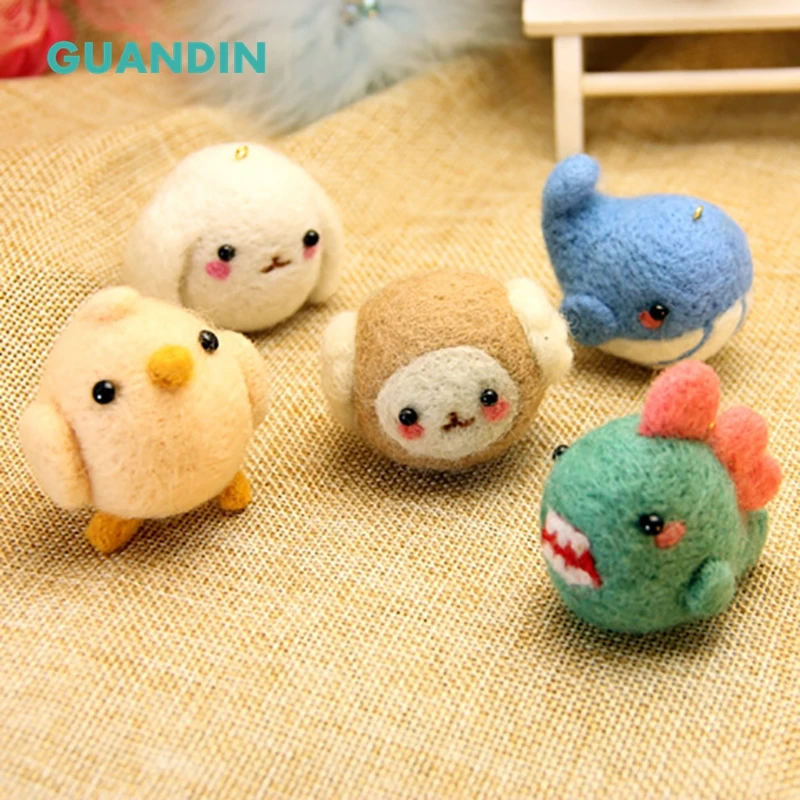 

GuanDin,Little Monster Pokes Wool Felt DIY Home Decoration Ornaments Handmade Novice Basic Material Package 1PIece/Pack
