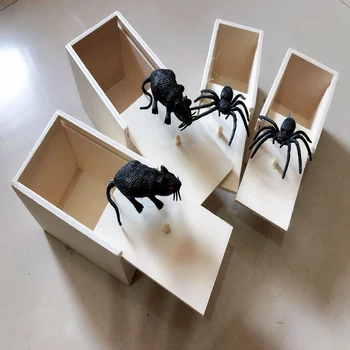 

Funny Surprise Gag Toy Wooden Prank Spider Scare Box Case Joke Lifelike Insect Tricky Toy for Children Horror Wooden Box Gift