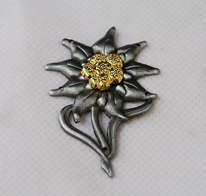 

WWII German EM Edelweiss Mountain Metal Cap Badge Insignia-GM042