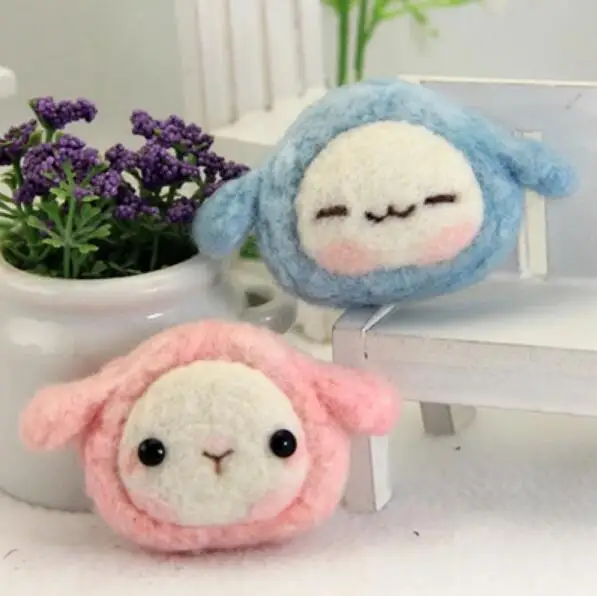 

Fun handmade brooch wool felting sheep kit amusing fob felt needlecraft DIY craft handmade needlework with tools plus