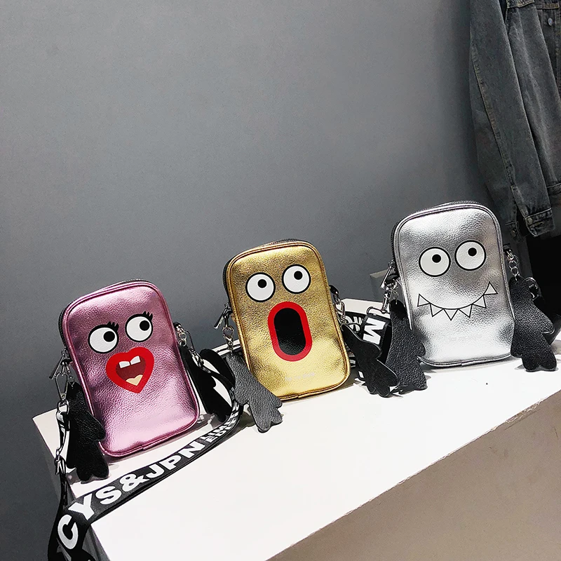 

Personality design cartoon new female shoulder bag wide shoulder strap shoulder bag fashion wild Messenger bag mobile phone bag