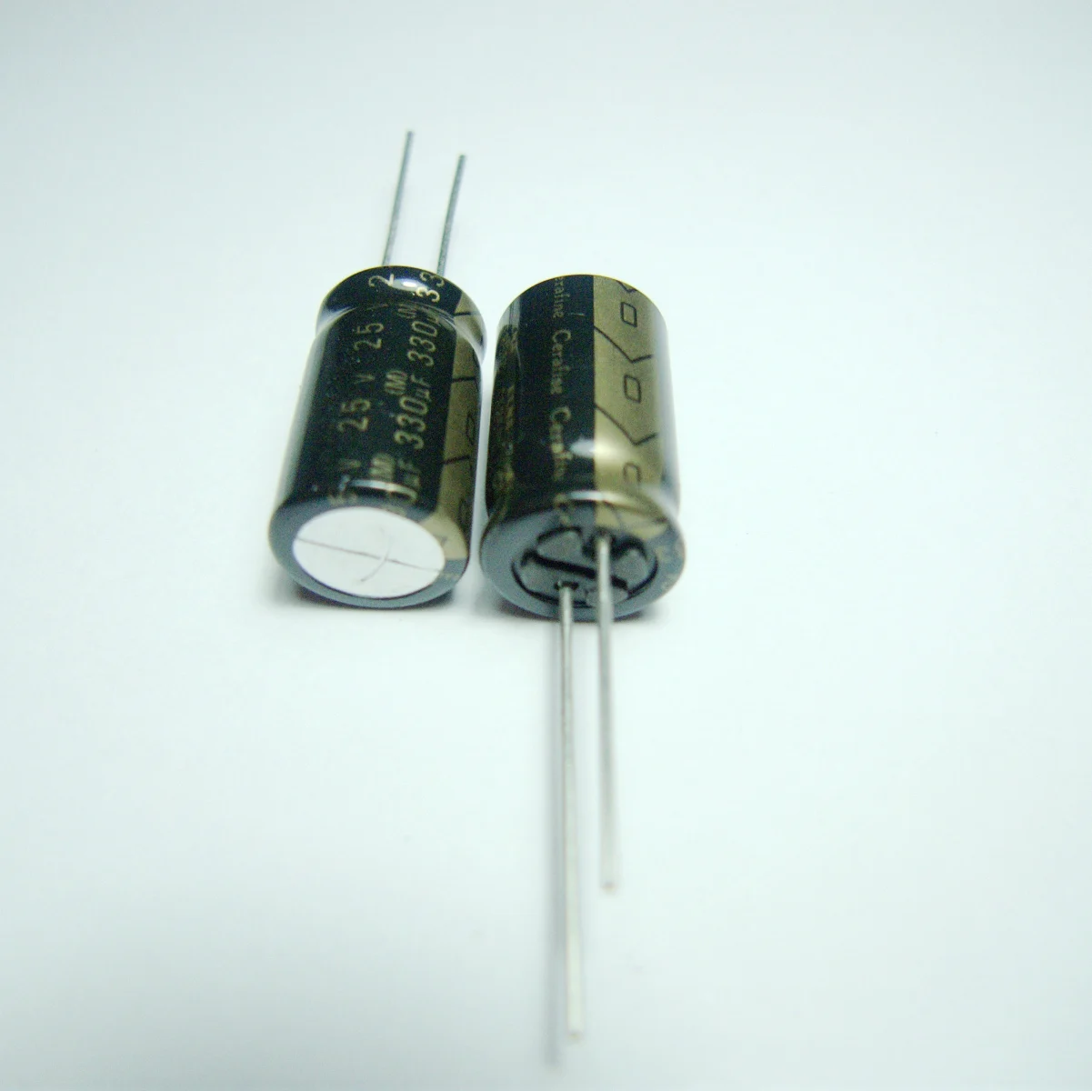 10 шт./20 шт. ELNA cerafine 25v330uf 12 5*21 аудио конденсатор медный супер электролитические