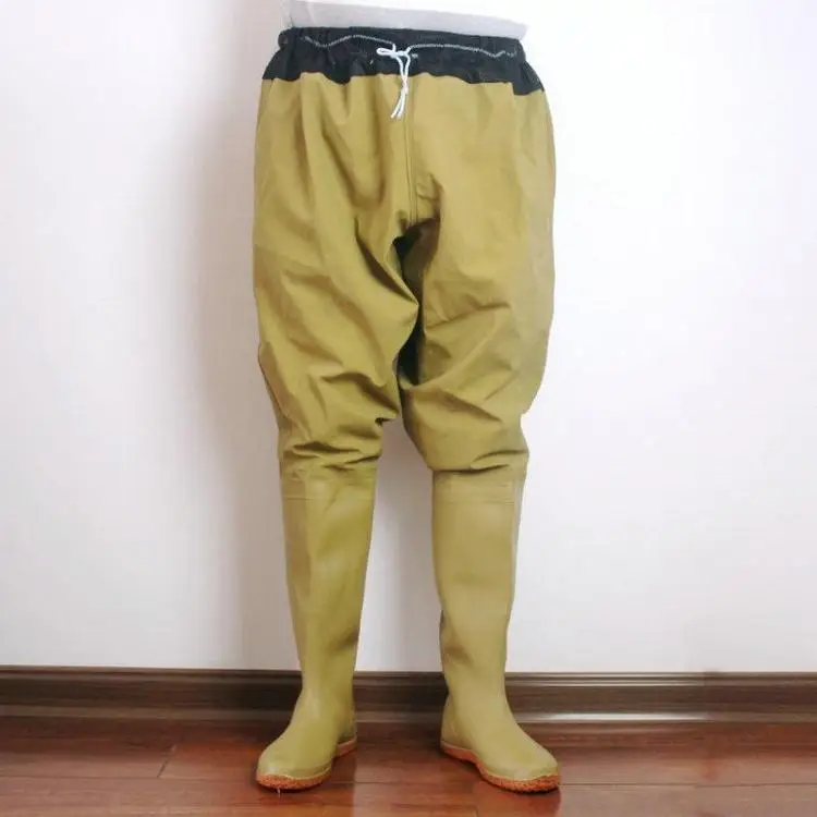 штаны заправленные в сапоги. штаны ботинки. штаны ботинки. джоггеры с ботинками мужские. шнурки на штанах.