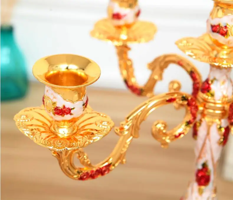 Detalhe candelabro para velas de cera Miresa