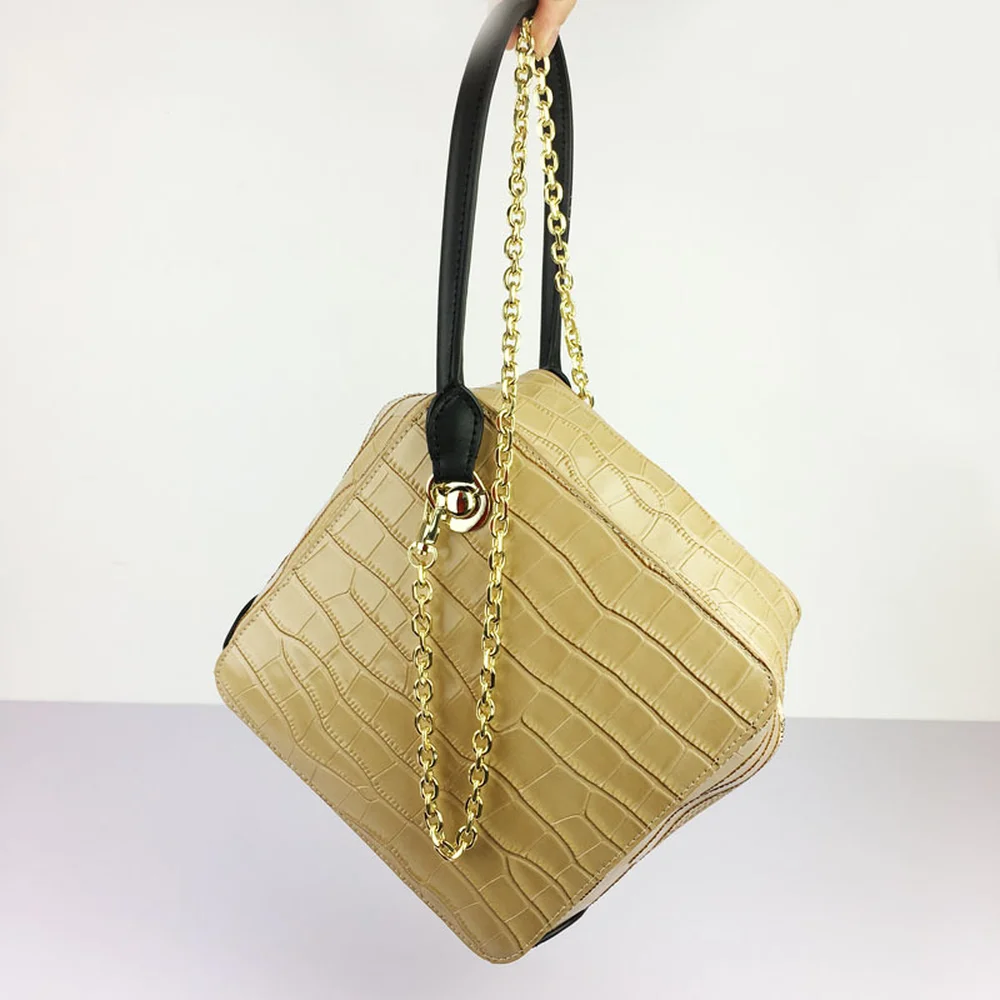 

Spring / Summer 2018 New Twist Bag Chain Portable Soft Solid Messenger Elegant Leisure Minimalism Simple Alligator Fashion Cube