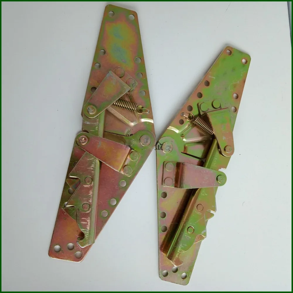 hinge 113