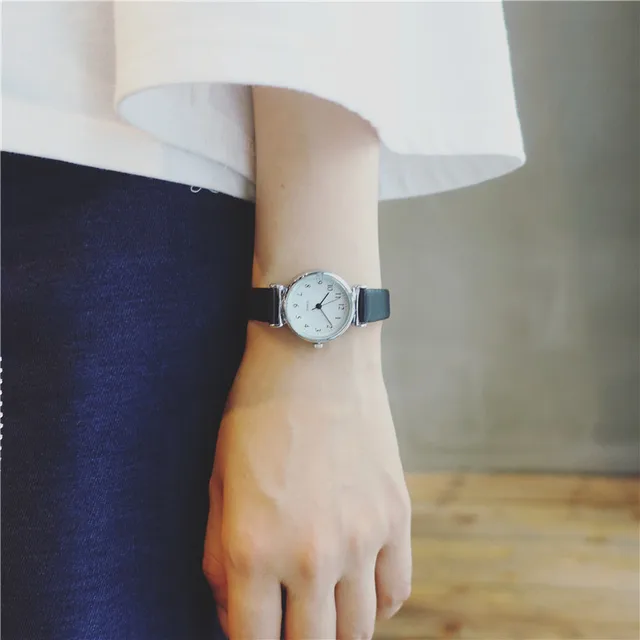 Small dial vintage leather quartz watch women simplicity number scale female bra Small dial vintage leather quartz watch women simplicity number scale female bra