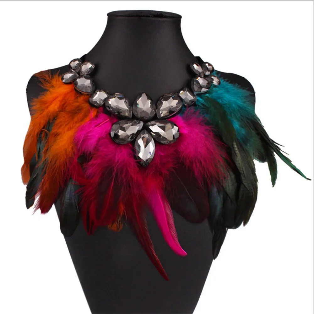 

2017 New Women Multi-color Feather Short Rhinestone Statement Necklace Fashion Jewelry Delicate