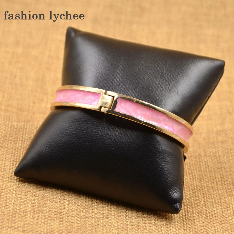 fashion lychee Black Synthetic Leather Watch Bracelet Display Stand