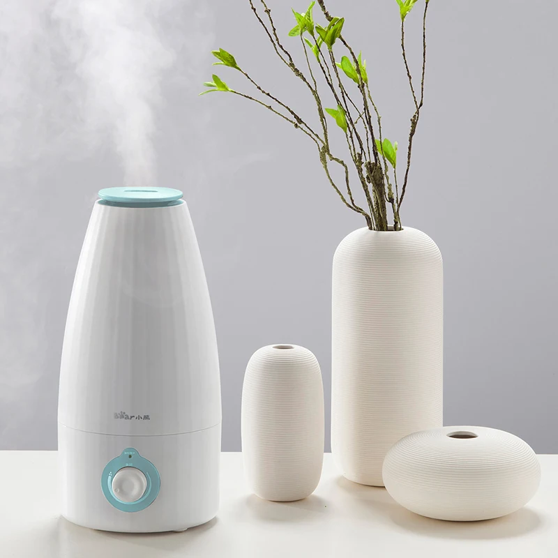 

2L humidifier Mute bedroom High capacity Aromatherapy machine spray Small Essential oil diffuser
