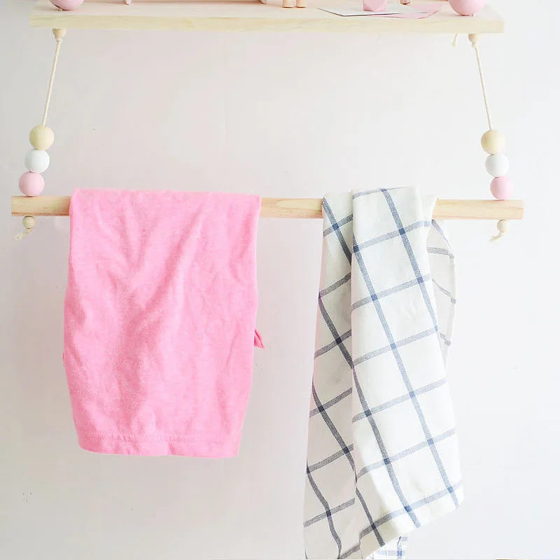 الطبيعية الخشب الشمال نمط رف جدار مع الخرز شماعات ملابس على الحائط الزخرفية الاطفال الطفل Towl اللعب رف منظمة الطبيعية الخشب الشمال نمط رف جدار مع الخرز شماعات ملابس على الحائط الزخرفية الاطفال الطفل Towl اللعب رف منظمة