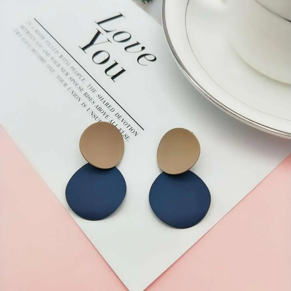 

CUTE WOMEN EARRINGS RUBBER PAINT COLOR GOOD QUALITY TWISTED DISC PENDANT EARRING
