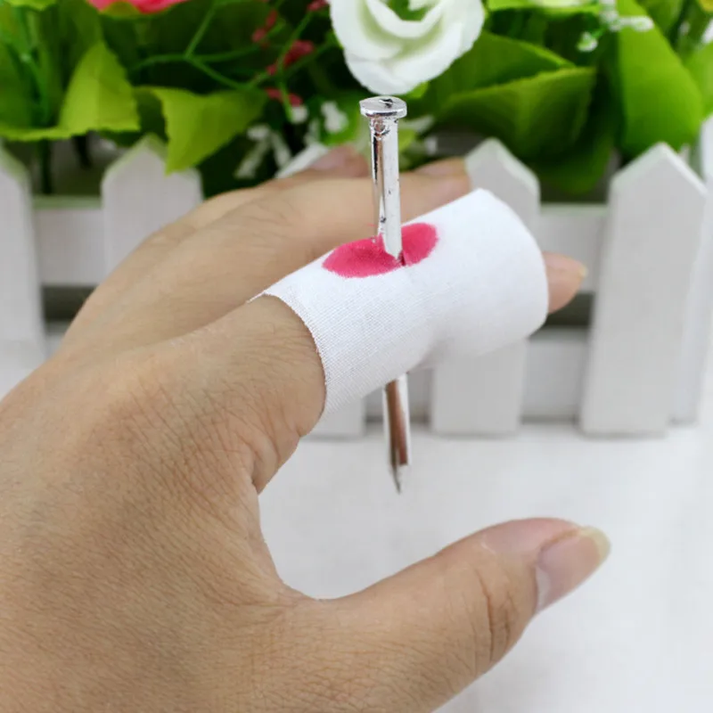 

1pc Fake Nail Through Finger Prank Joke Toy Funny Gadgets Trick Halloween Props Kids Gags Practical Scary Toys Magic Tricks