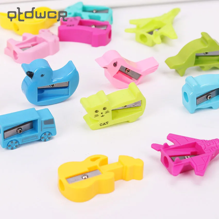 

8PCS Novelty Cartoon Pencil Cutter Knife Cute Animal Plastic Pencil Sharpener School Supplies Papelaria