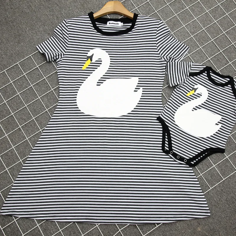 

New fashion Summer mother daughter dresses outfit stripes short sleeve T-shirt boy's mom and daughter family matching clothes
