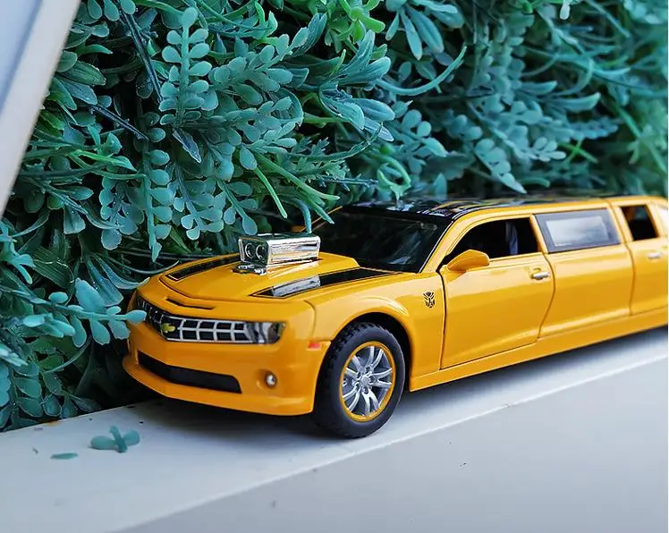  Lengthened yellow Comalo car modelhigh quality 1:32 alloy pull back carsmusical& flashing 6 open th