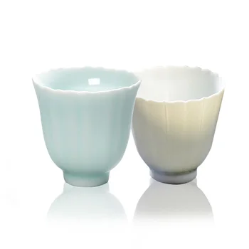 

2pcs 2 colors Jing De Zhen Porcelain Tea Cup WIth Kwai mouth 30ml