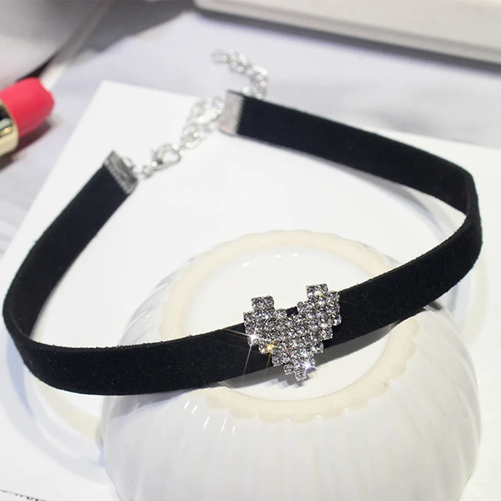

1Pcs Fashion Black Heart Rhinestone Clavicle Whip Chain Neck Jewelry Accessories Woman Collar Concise Necklace For Women Girl