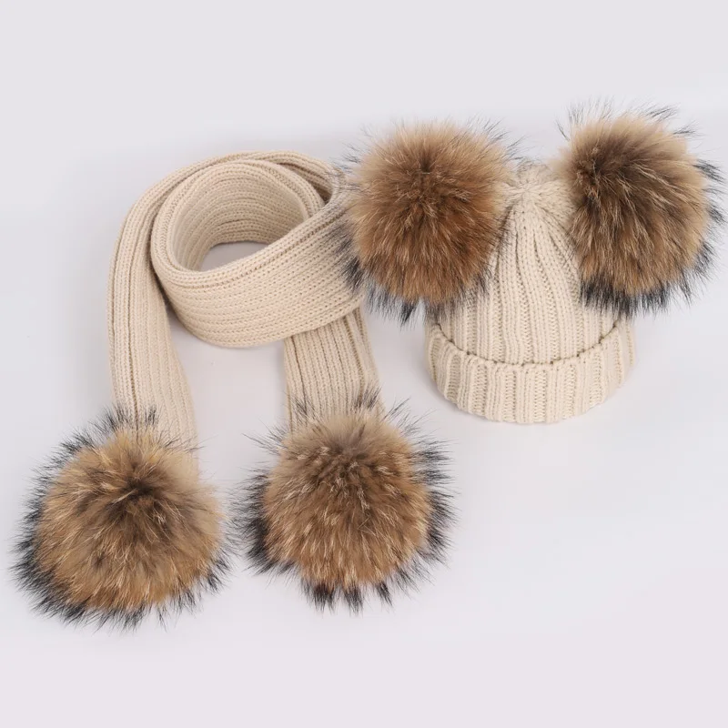 Зимние детские вязаные шапки с помпонами из меха енота, шарф, маска из двух предметов, теплые и удобные регулируемые Лыжные шапки для мальчиков и девочек - Color: Beige A
