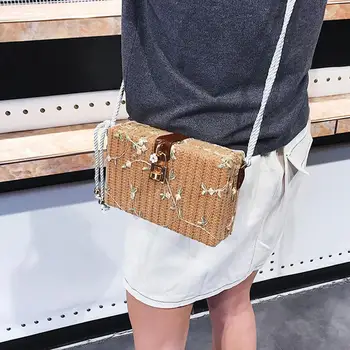 

Wooden Clip Women Shoulder Summer Travel Beach Bag Women's Fashion Straw Small Square Bag Shoulder Bag Retro Diagonal Package