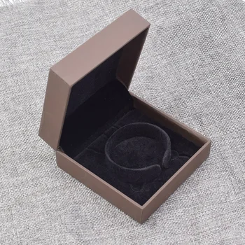 

Wholesale Fashion Fashion Jewelry Ring Earrings Bracelet Polka Dot Packaging PU Gift Box HOT ev-b0002