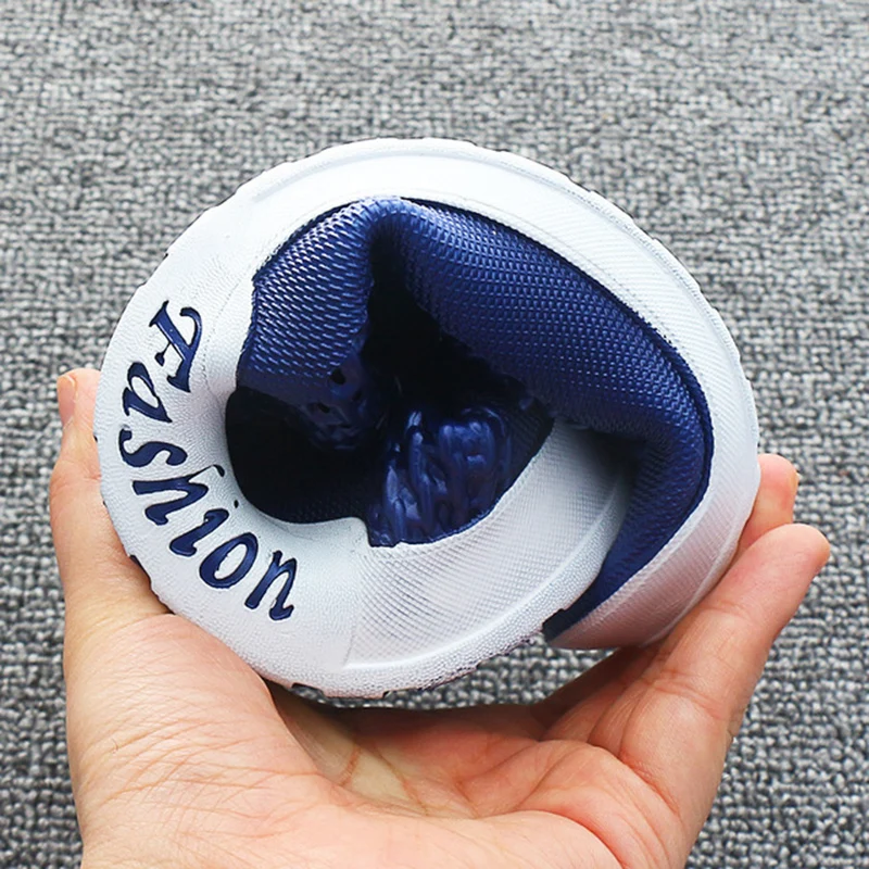 2019 Summer Men's Fashion Hole Sandals Men's Lightweight Soft Bottom Hollow Beach Shoes Set Foot Sandals Beach Sandals Crocse