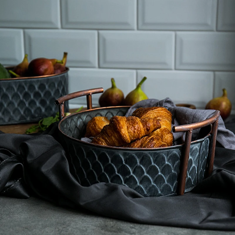 European handcrafted Vintage Fruit Bread Basket Round Antique metal trays with handles Retro Desk K