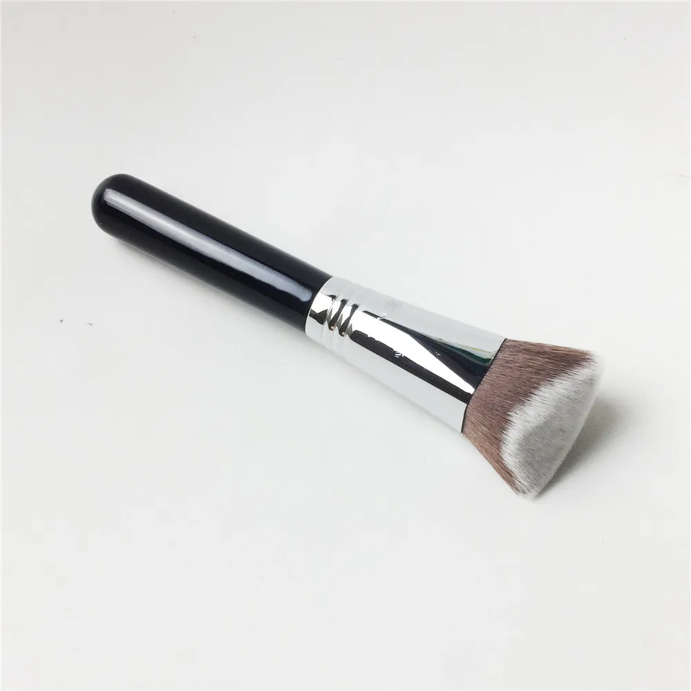 CVC 3DHD KABUKI BRUSH _ 1