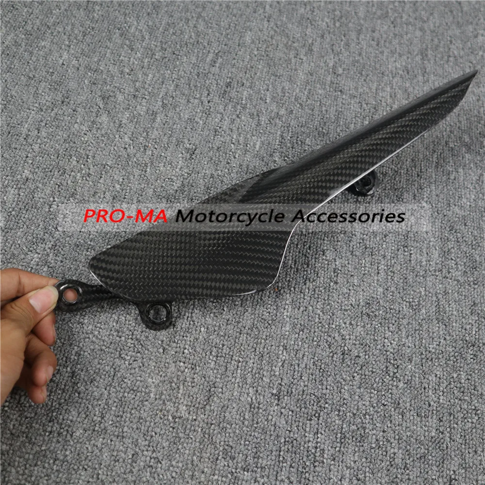 

Motorcycle Chain Guard in Carbon Fiber for Ducati Monster 1200 2014-2016, R only 2017+ Twill glossy weave