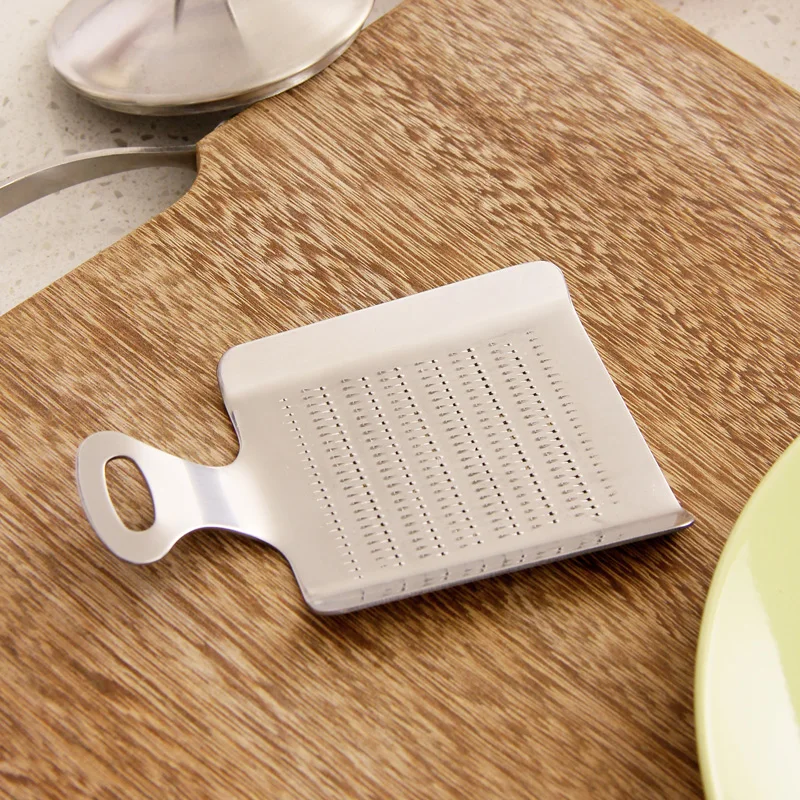 High-Quality-Stainless-Steel-Ginger-Shredder-Wasabi-Grinder-Garlic-Grater-Kitchen-Tools-Peeler-Cheese-Potato-Grater (1)