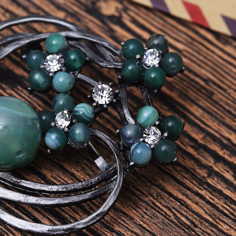 TDQUEEN Vintage Brooch Pins Antique Silver Plated Metal Green Natural Stone Beads Flower Big Round Pins and Brooches for Women (2)