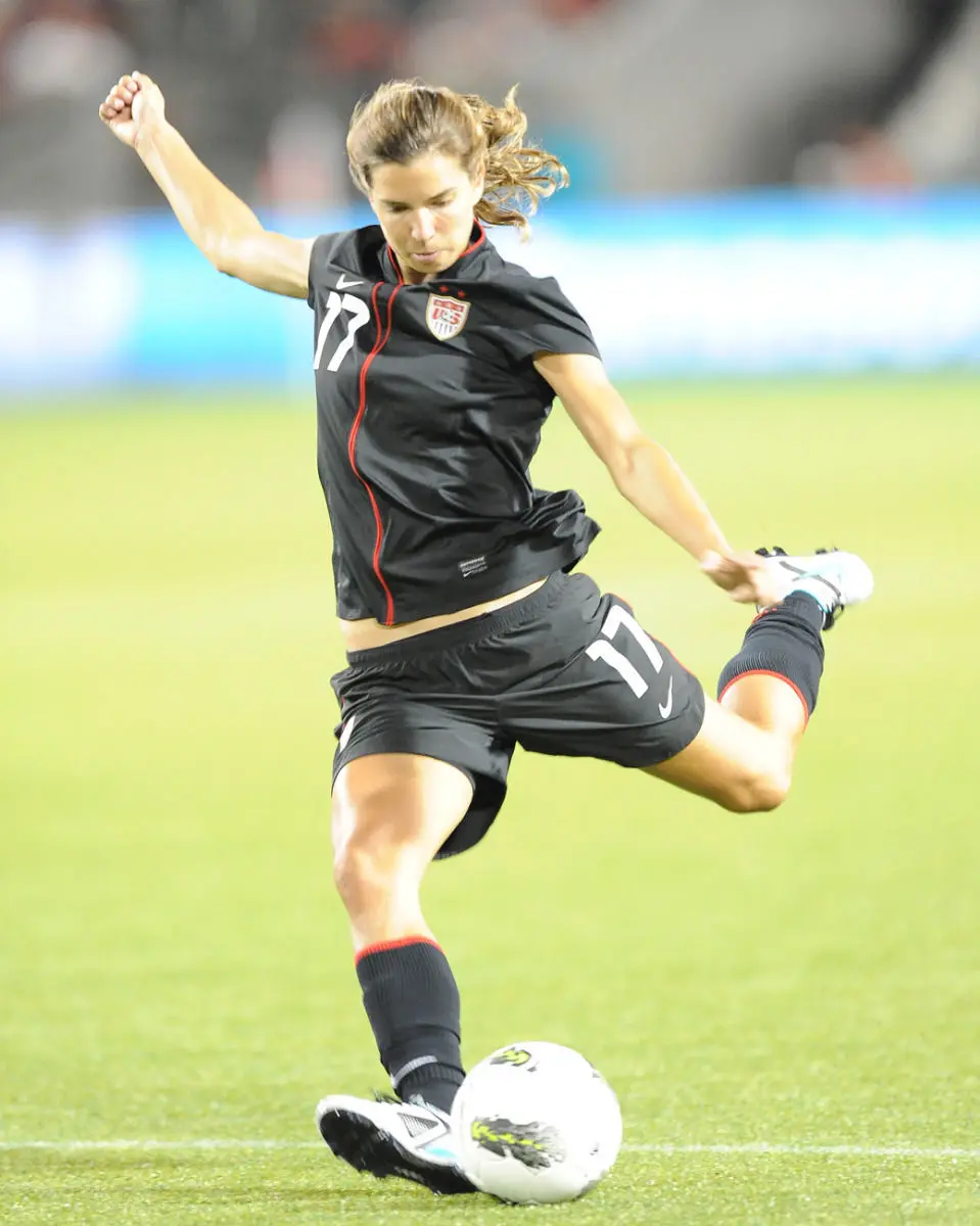 

Home Decor Tobin Heath Football Star-Silk Art Poster Wall Sticker Decoration Gift