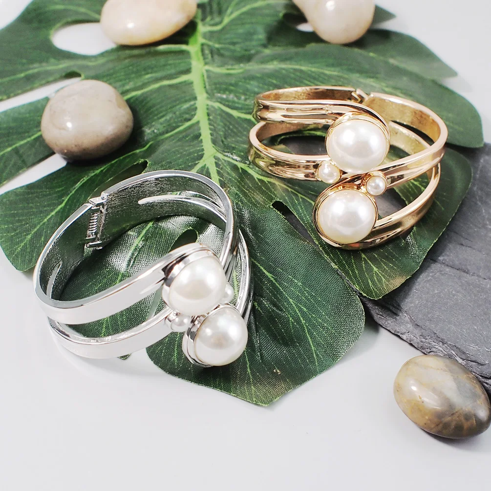 Big Imitation Pearl Bracelets Fashion Alloy Cuff Bangle Statement Jewelry Bijoux Women Charm Design Accessories UKMOC