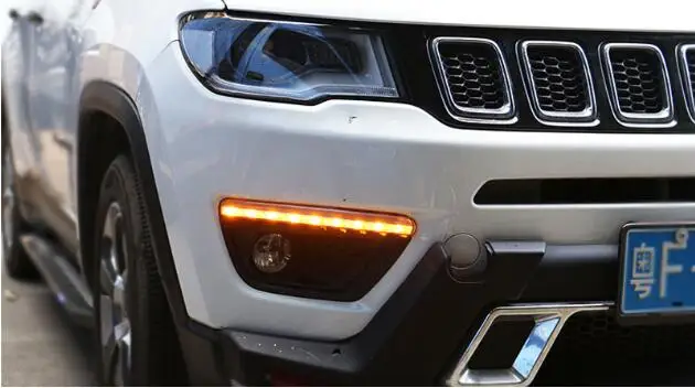 Дневные Бег светильник для Jeep Compass динамический желтый указатель поворота светильник стиль реле 12V светодиодный автомобиль DRL Противотуманные лампы