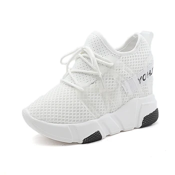 

2018 spring new small white shoes wild Korean version of breathable casual shoes increased women's shoes tide.
