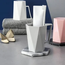 Ванная комната прочный рот чашка с геометрической ручкой простой формы дно Groove дизайн зубная щётка чашки Чистка ванной комнаты поставки