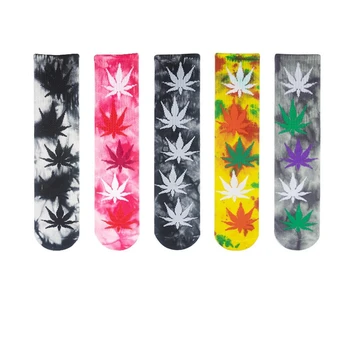 

Men's winter maple leaf pattern thick cotton crew socks Harajuku fashion color plus cashmere thick sports socks skateboard socks